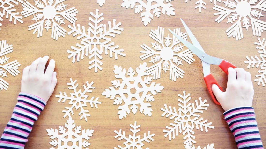 Snowflake making Ages: 4-9 Time: 11:00- 12:00 pm